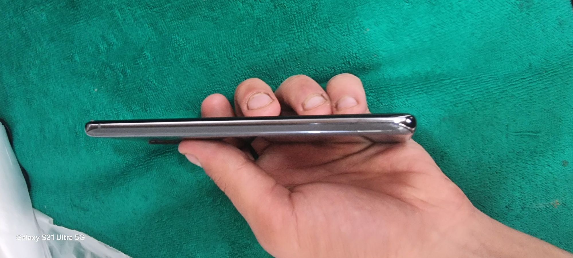 Samsung s20  5g 8/128 holati zor umuman aybi yo ozim ishlatganman