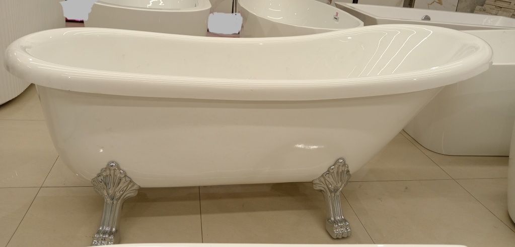 Cadă freestanding cu picioare model retro
