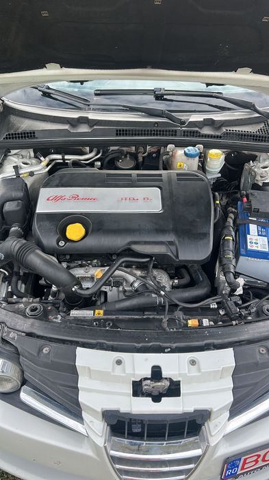 Vând Alfa Romeo 159