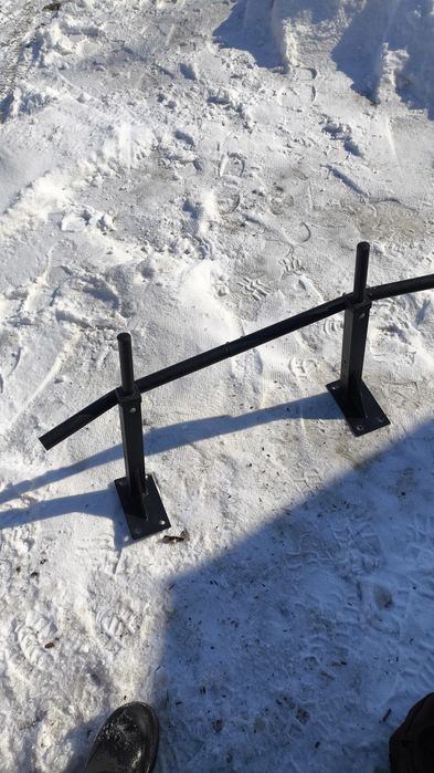 Продам два турника