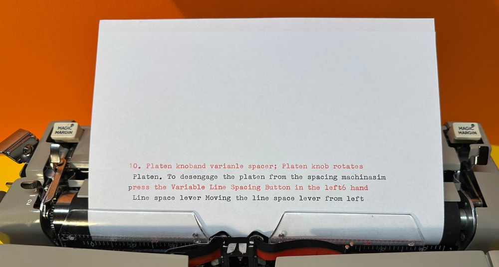 Пишеща Машина Royal Made in USA 3Цвята Qwerty клавиатура топ състояние