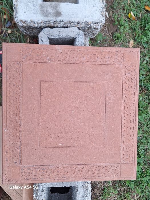 masă vibrantă pentru pavele+mașină  de făcut bolțari