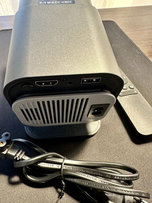 Proiector MagCubic HY320 mini