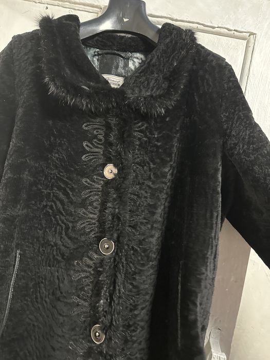 Мутоновая женская шуба