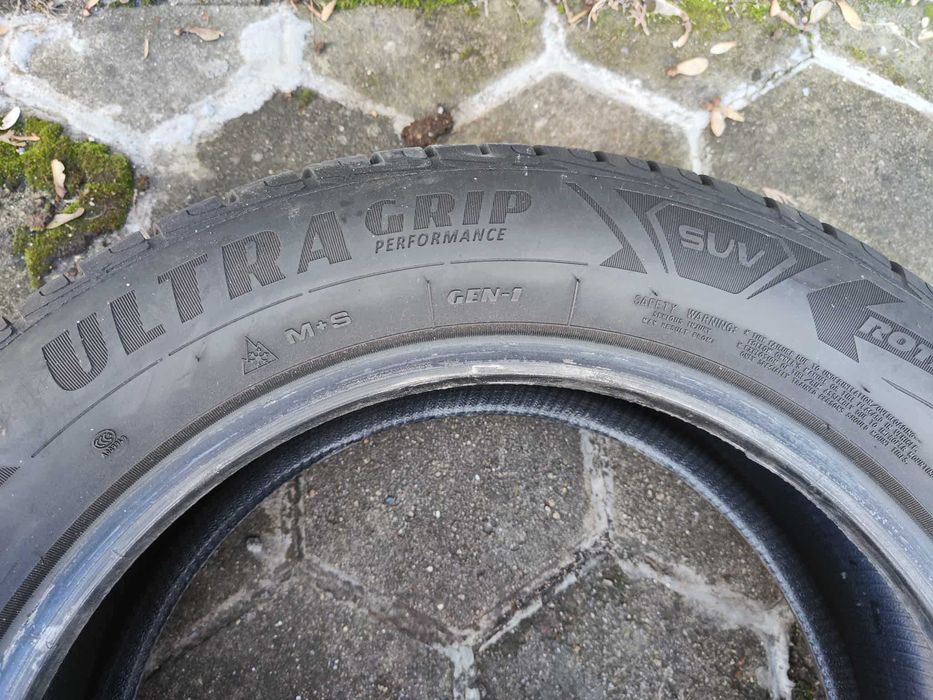 215/60R17 GoodYear UltaGrip Performance SUV - 2 бр зимни гуми