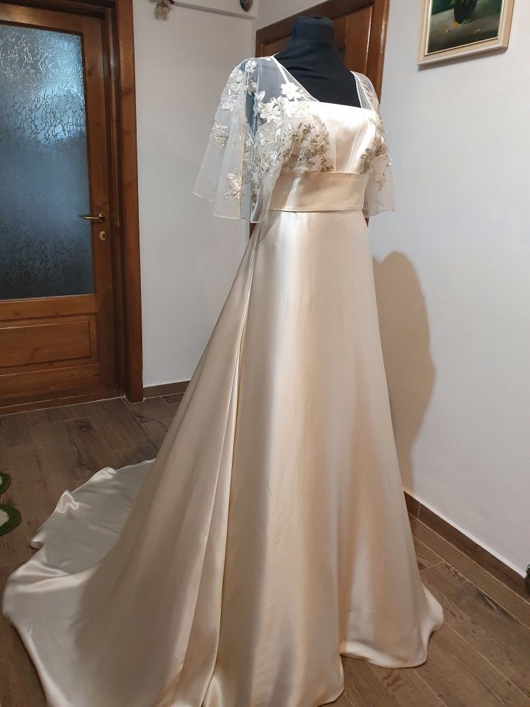 Rochie eleganta ideală pt Nașă