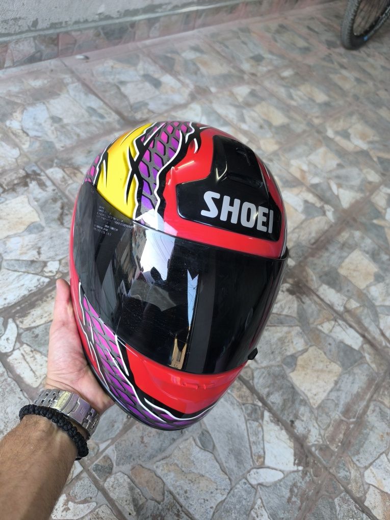 Каска за мотор SHOEI