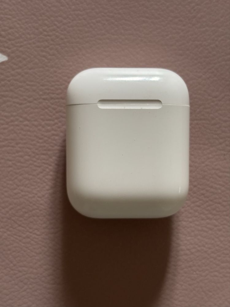 Airpods 2.1 чап тараф наушник и кейс сотилади