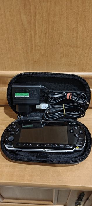 Husa + incarcarcator + Psp 2003 modat