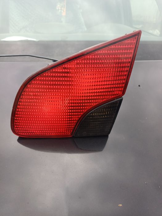 Десен вътрешен стоп за пежо 406 комби за капака