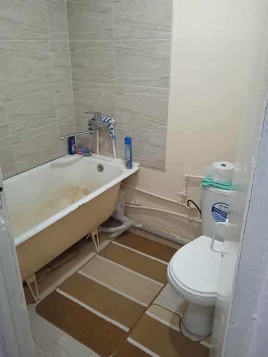 Чирчик шахар
3-микрораён
#1-хона 3-етаж 
Квартира ижарага берилади