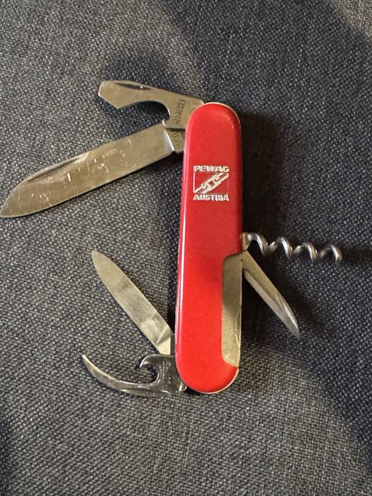 Швейцарско ножче чисто ново