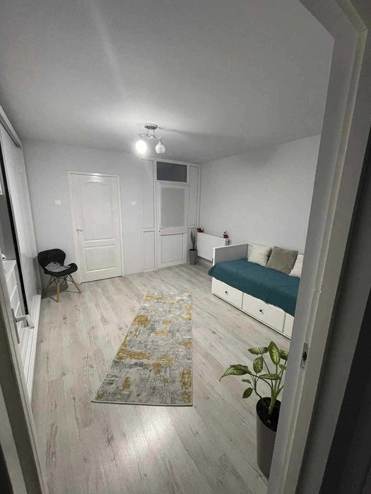 Vând garsonieră zona Zahana