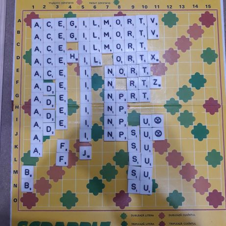 Joc de societate / boardgame Scrabble , romanesc.