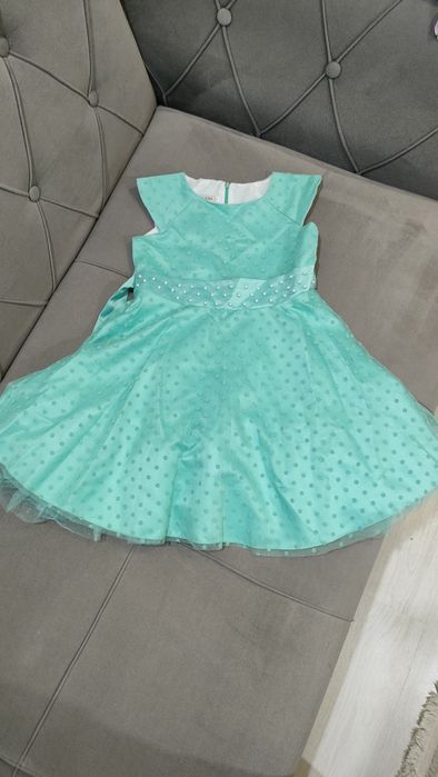Продам платье на 4-5 лет