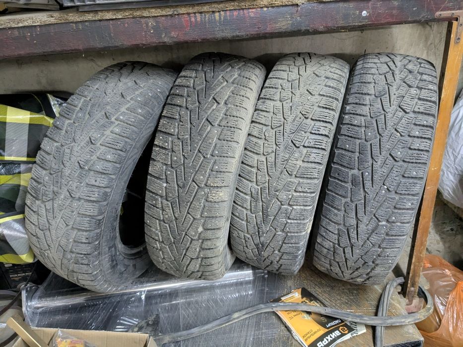 Продам резину 215/65/16