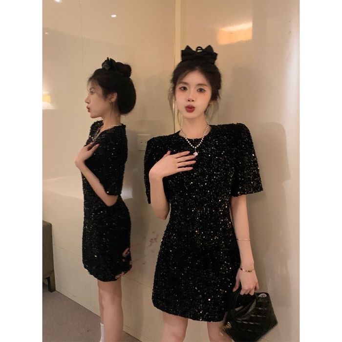 Продаю чёрное платье