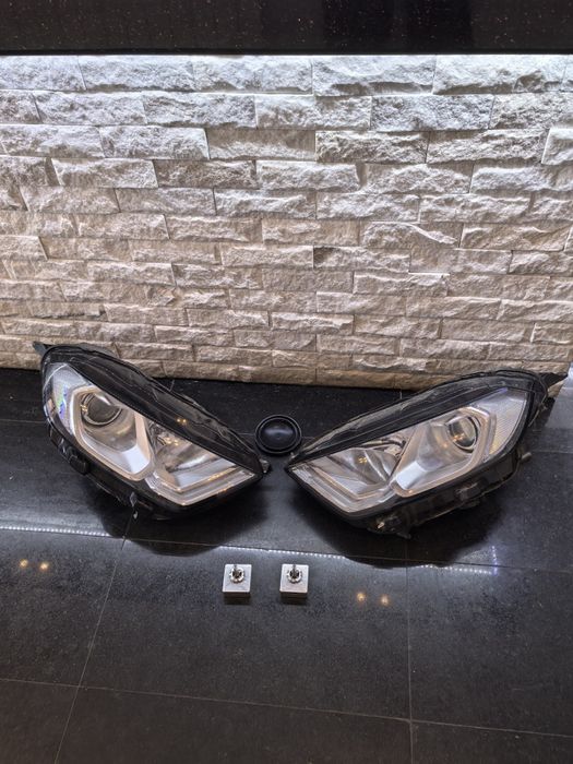 Far stanga dreapta Ford ecosport xenon