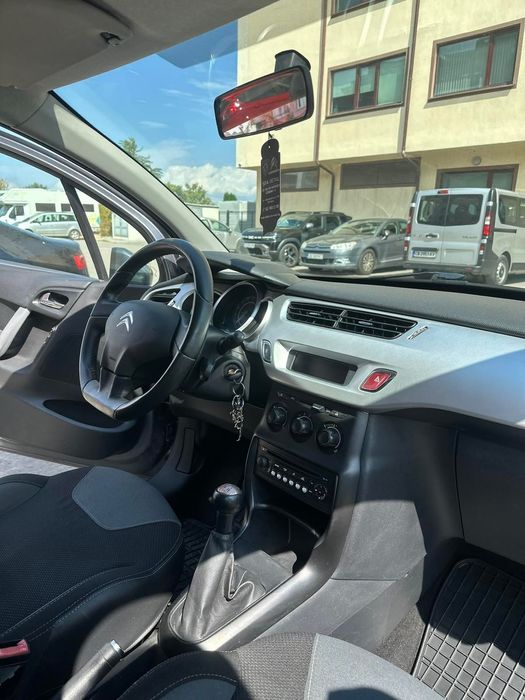 Продавам автомобил