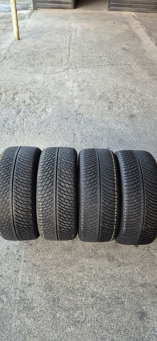 4 anvelope iarna ca si noi Michelin 255/40/21.Pretul este pe bucata.
