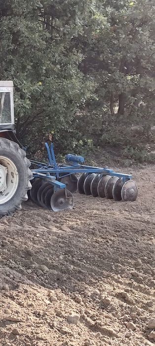 Vând disc 7 talere pe baterie