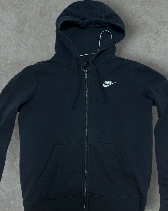 Суичър на Найк