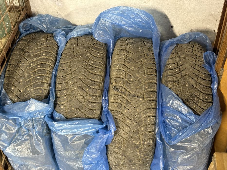 Продам зимние шипованные шины 185/65/14!