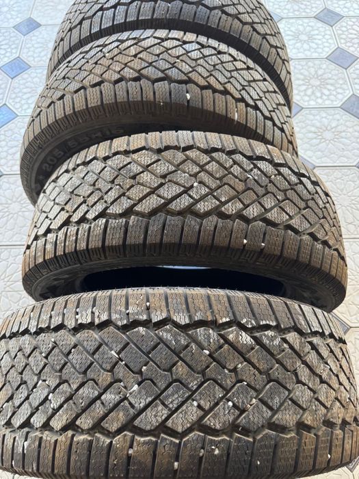 Зимние шины 205/55/16 почти новый без косиков