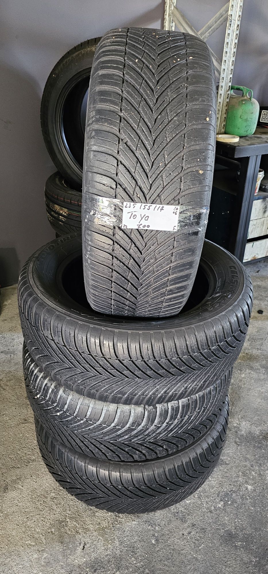 235 55 R 17 Toyo vară