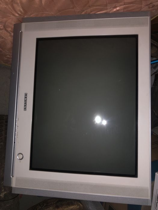 Продам телевизор старый в хорошем состояни