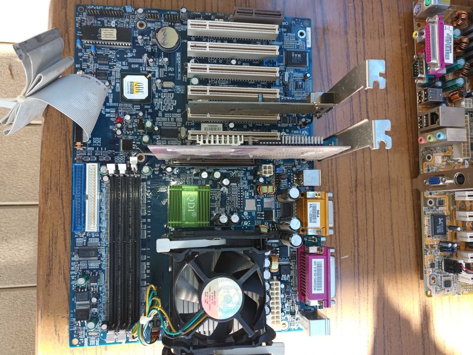 Vând plăci de baza