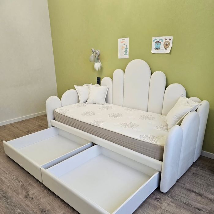 Диван-мягкая детская кровать