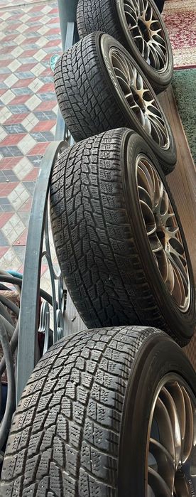 Шины с дисками.