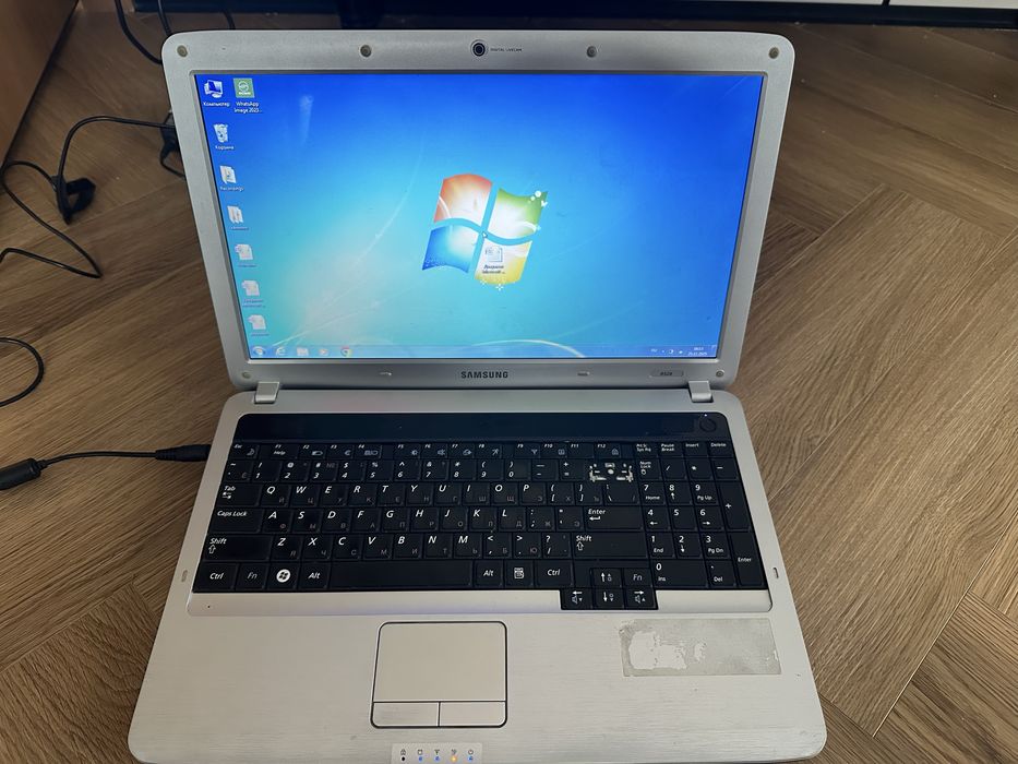 Ноутбук Самсунг в зорошем сост