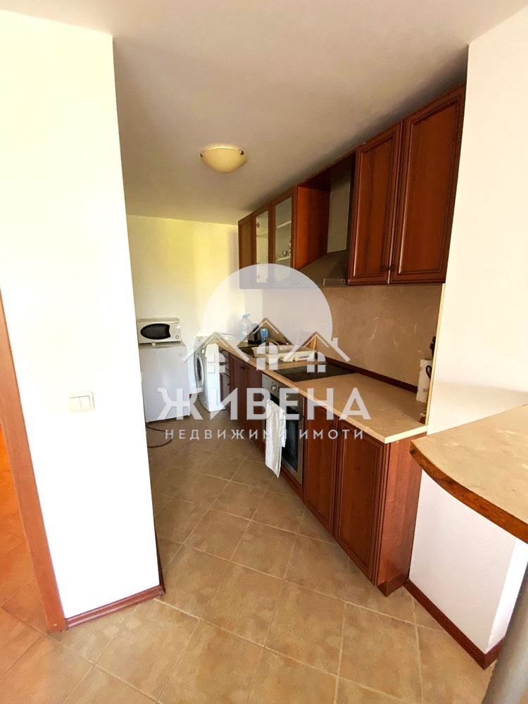 Продавам 3-стаен мезонет с ГАРАЖ в с.Божурец, площ 189 кв.м