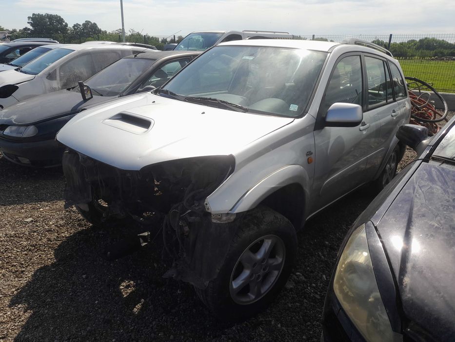 На части! Toyota RAV 4 2.0 D4D