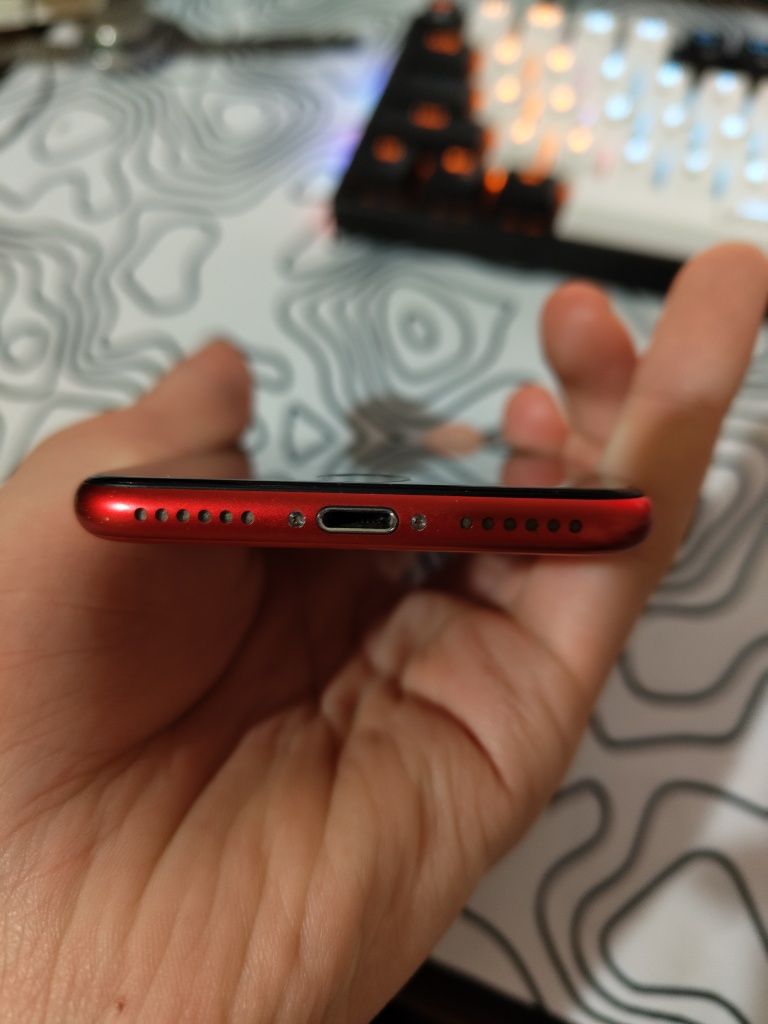 Iphone Se 2020 red