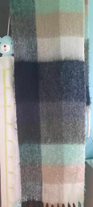 Шал черно,мента и бежаво