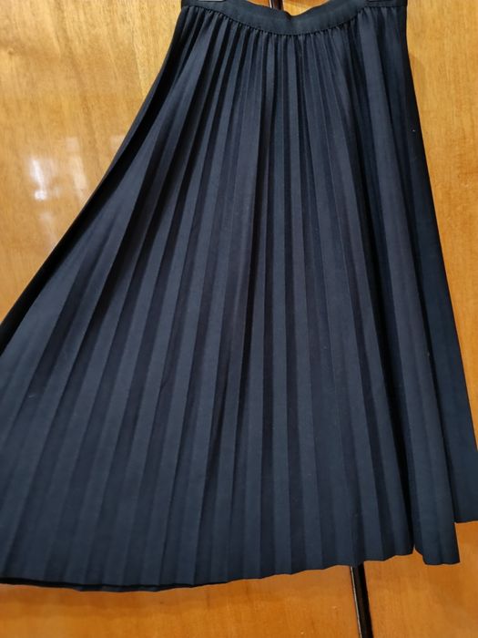 Fustă plisată neagră