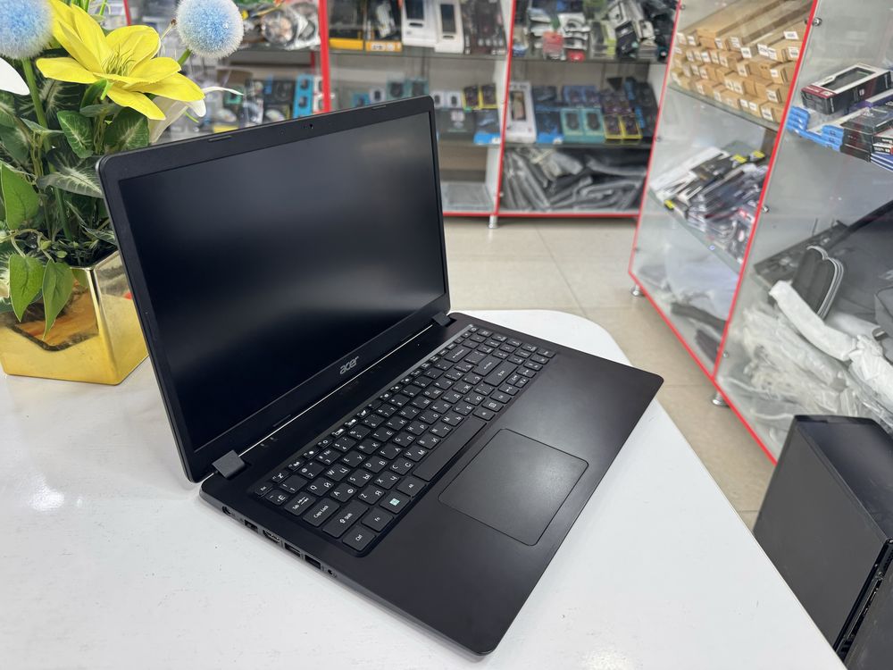 acer core i3-10 avlod 8/256 ssdlik boshlangich dasturlash uchun boladi
