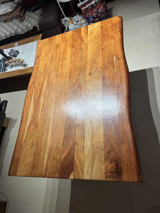 Masă lemn masiv ( salcâm )