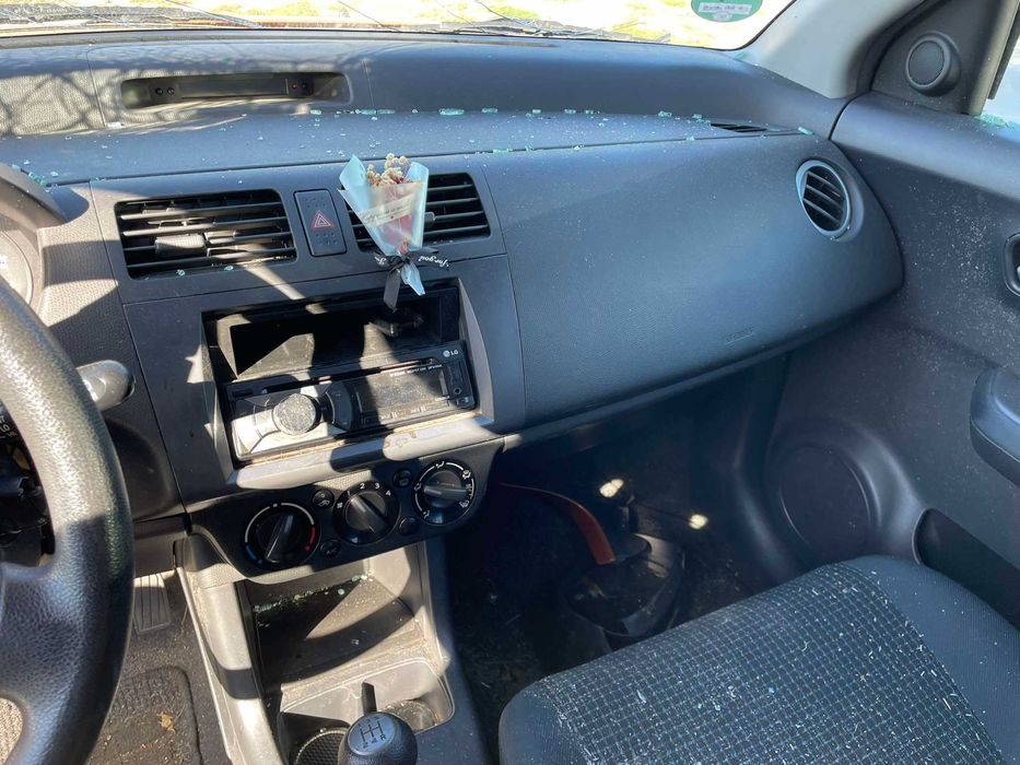 Suzuki Swift 1.3 I НА ЧАСТИ сузуки суифт 1.3 бензин key less