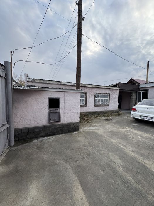 Продаётся дом в центре города.