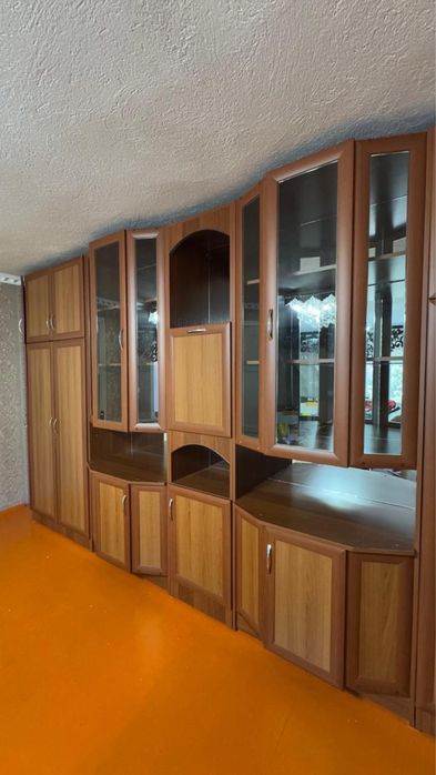 Большой шкаф-стенка 4,80 м с зеркалами — прочный и вместительный!