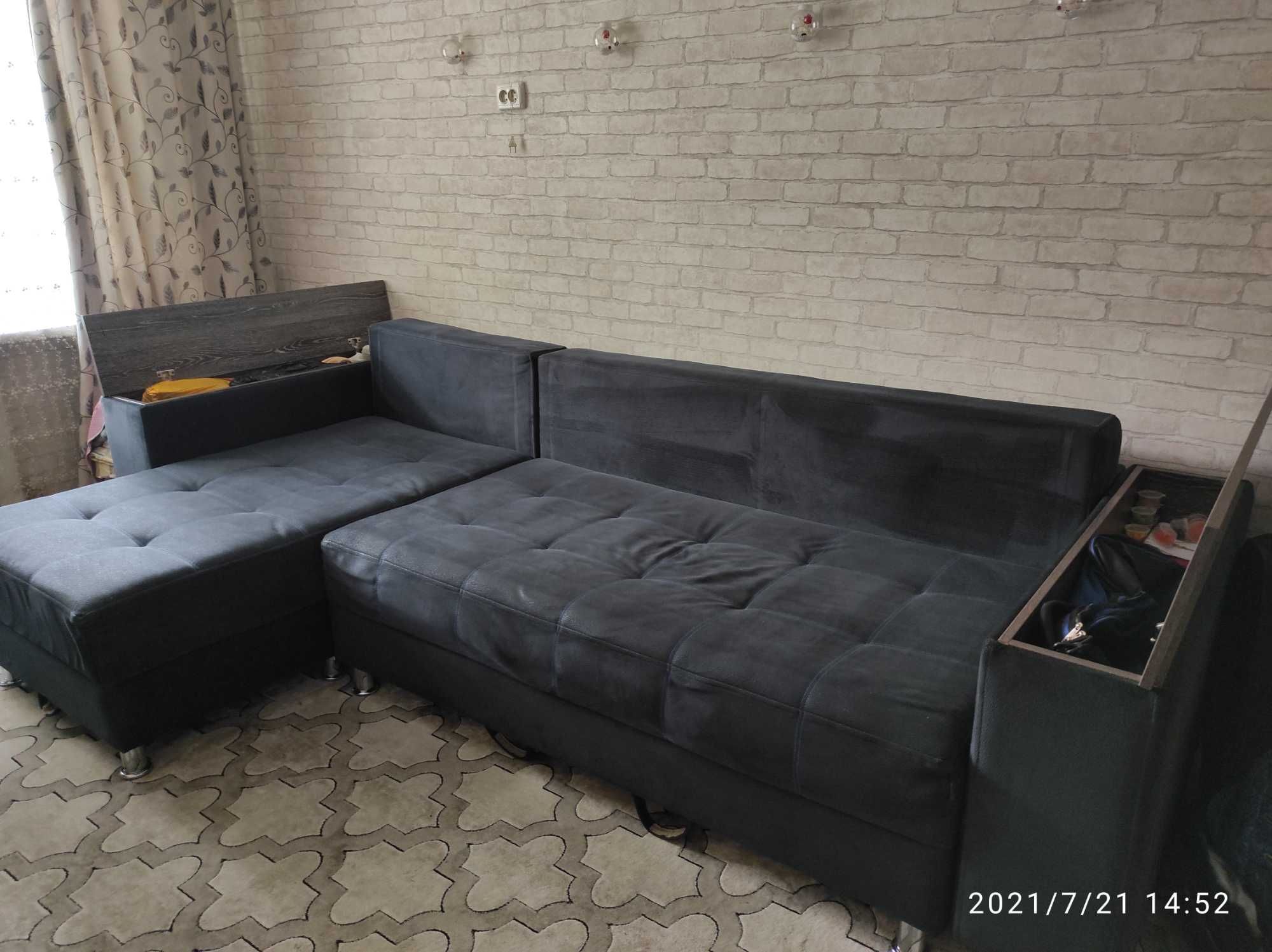 Срочно продам мягкий диван раскладной.
