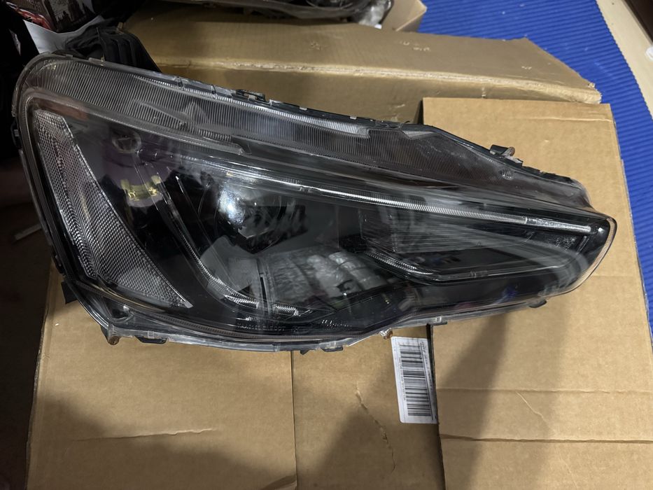 Far Mitsubishi Lancer