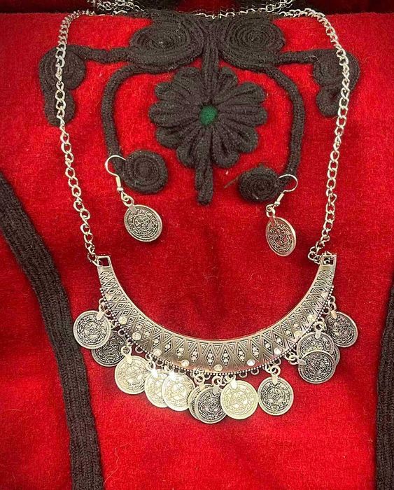 Пендари, накит, колие