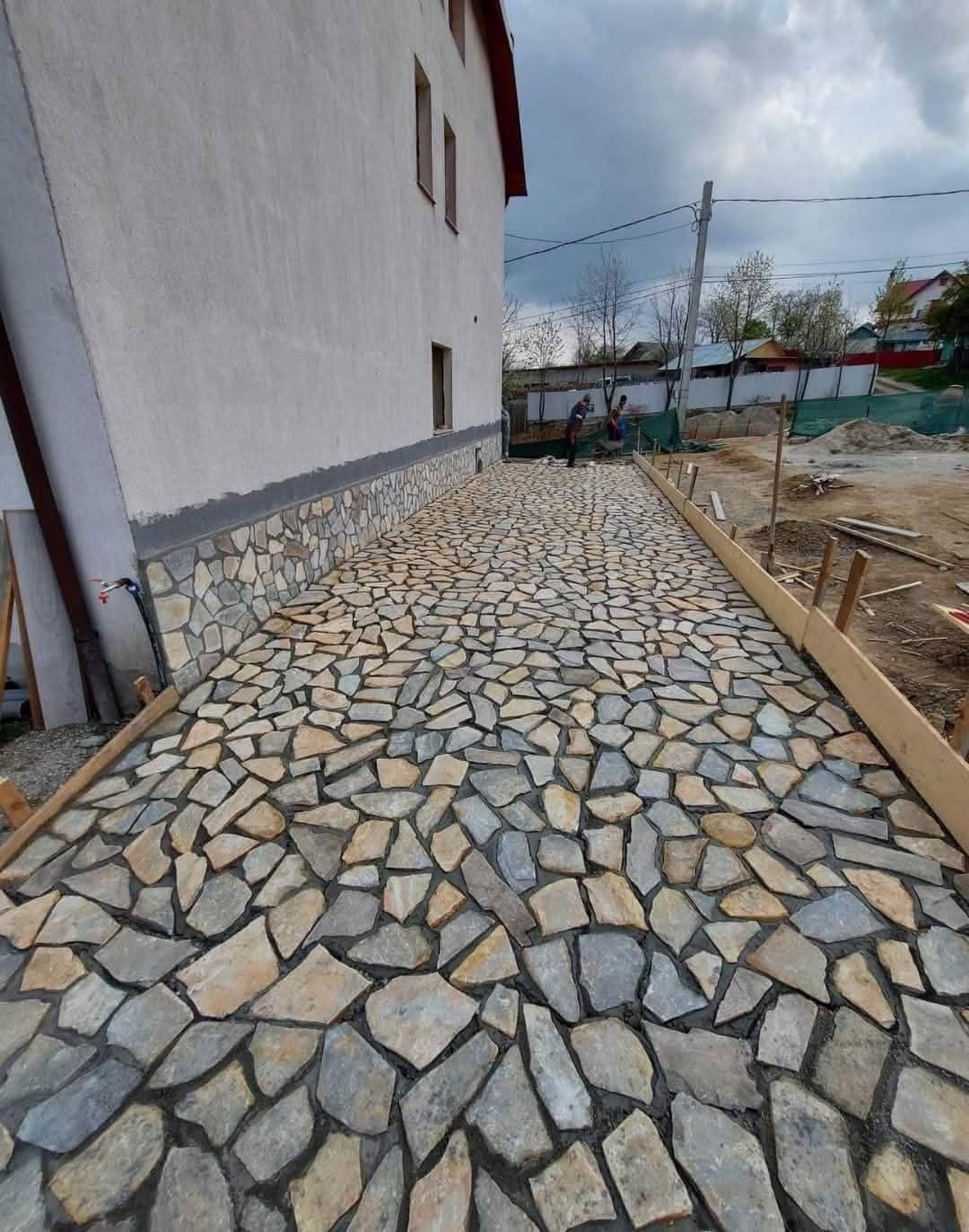 Piatra naturala de munte Ma deplasez in toată țara