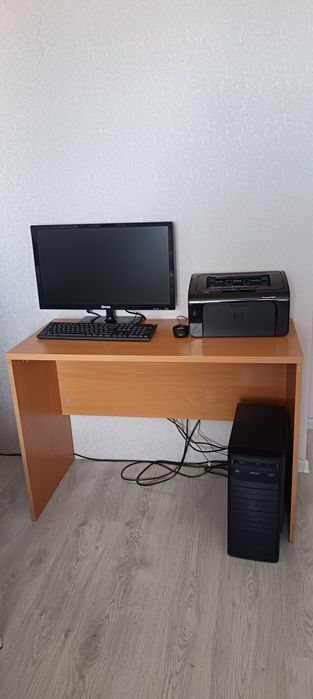 Продаётся компьютер в комплекте, стол, кресло