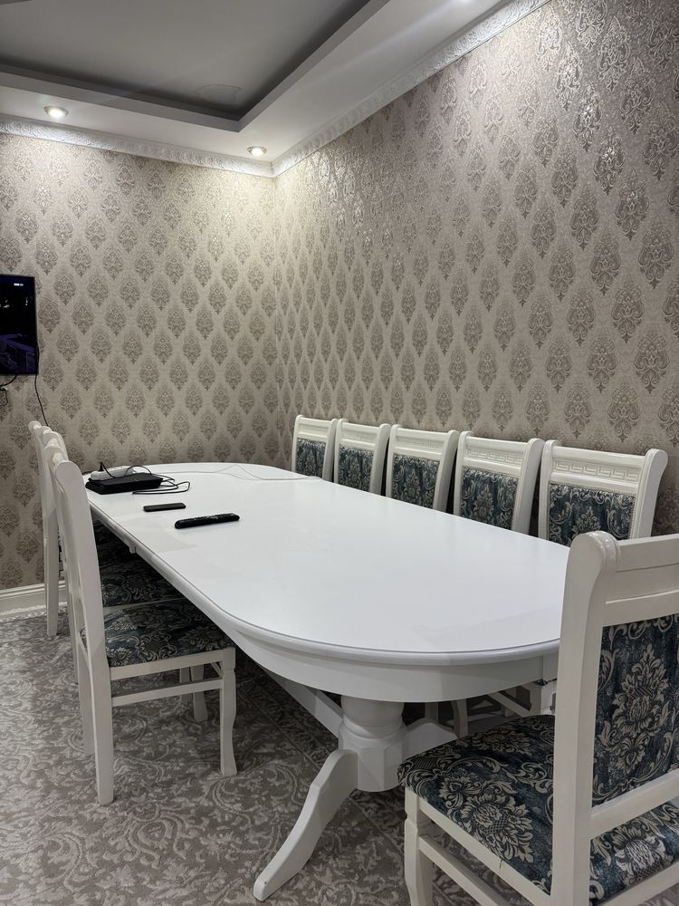 Продам стол со стульями 10 штук